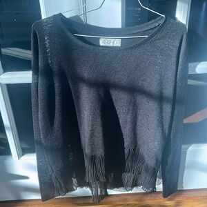 🌿Abercrombie & Fitch, Women’s Black Long Sleeve Top with Pleated Hem, size XS🌿